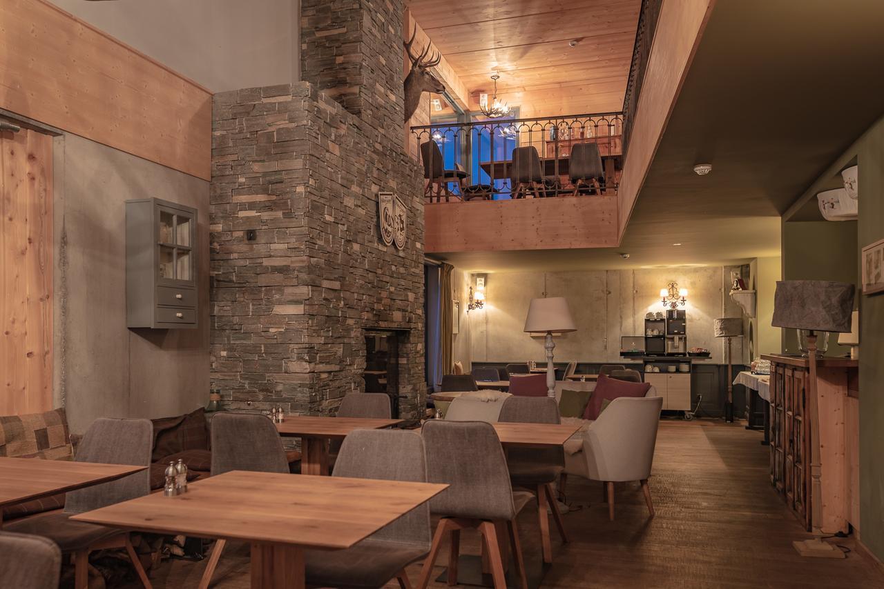 Rinderberg Swiss Alpine Lodge Цвайзимен Екстериор снимка